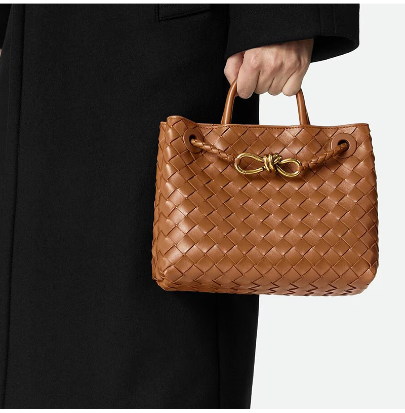 [스페셜오더]BOTTEGA VENETA-743568 보테가 베네타 앰버 안디아모 스몰 탑 핸들 백 25CM(766014 동일제품)