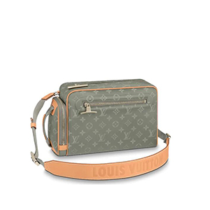 [스페셜오더]LOUIS VUITTON-M43884 루이비통 모노그램 티타늄 카메라 백